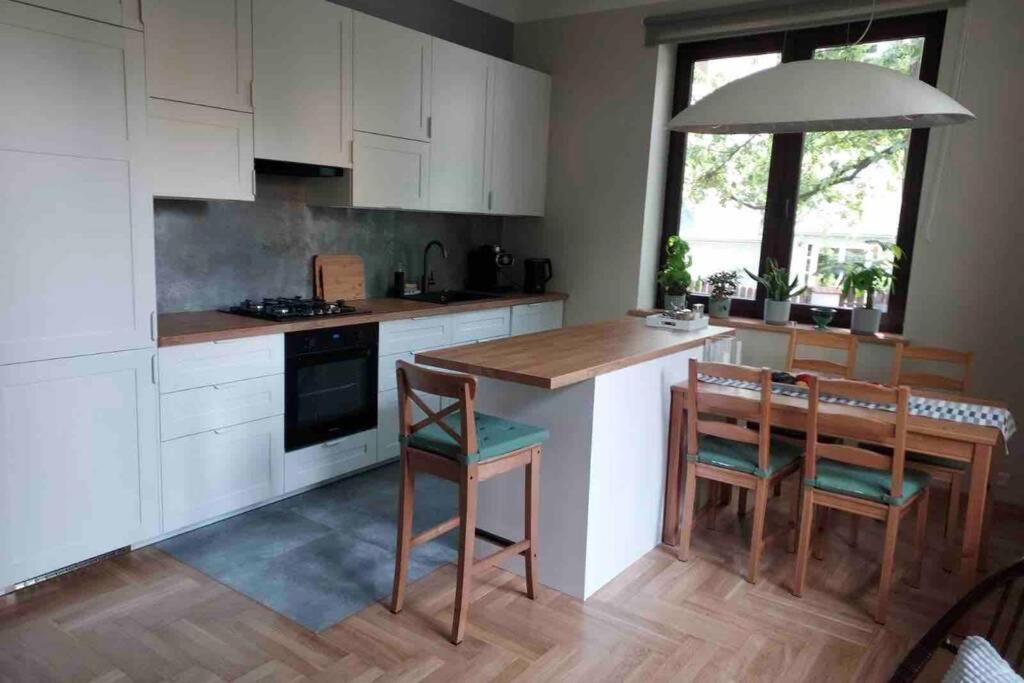 Hidden Gem Garden Apartment Krakow Luaran gambar